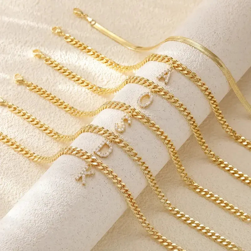 📿✨ Náhrdelník s písmeny - voděodolný, hypoalergenní, perfektní dárek!