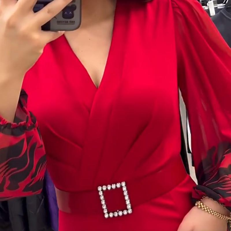 Elegantní červené dámské šaty s výstřihem do V