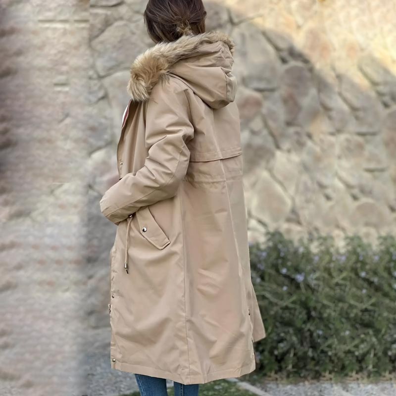 ❄️ Dámský zimní kabát s kapucí a kožešinovým límcem Casual Parka