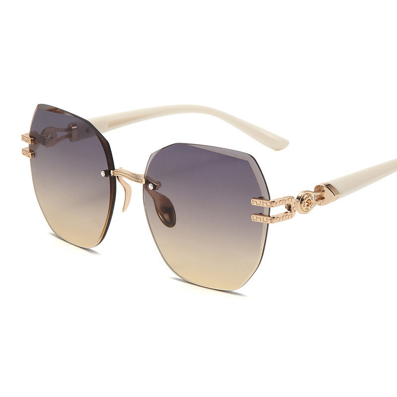 🕶️ Výrazné bezrámové sluneční brýle – minimalistická kovová obruba, ochrana UV400, lehké – platba na dobírku ✨